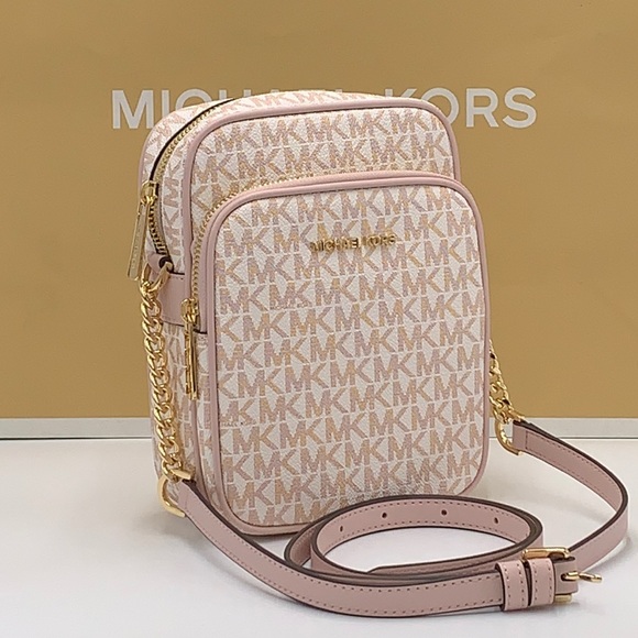 Michael Kors Handbags - MICHAEL KORS
Jet Set Travel Md Signature Logo Crossbody
OPTIC WHITE/RS GOLD
NWT